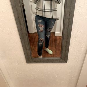 Cute boutique cheeta parched jeans!